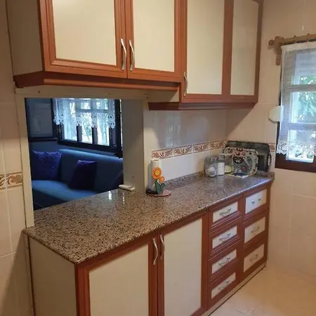 Genış Bahçelı, Denıze Yakin Müstakıl Ev.. Casa de Férias *