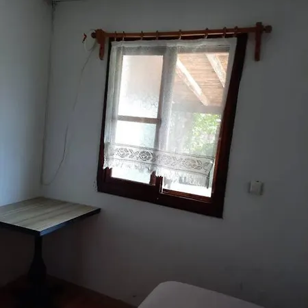 Genış Bahçelı, Denıze Yakin Müstakıl Ev.. Urla