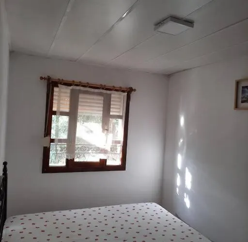 Genış Bahçelı, Denıze Yakin Müstakıl Ev.. Urla